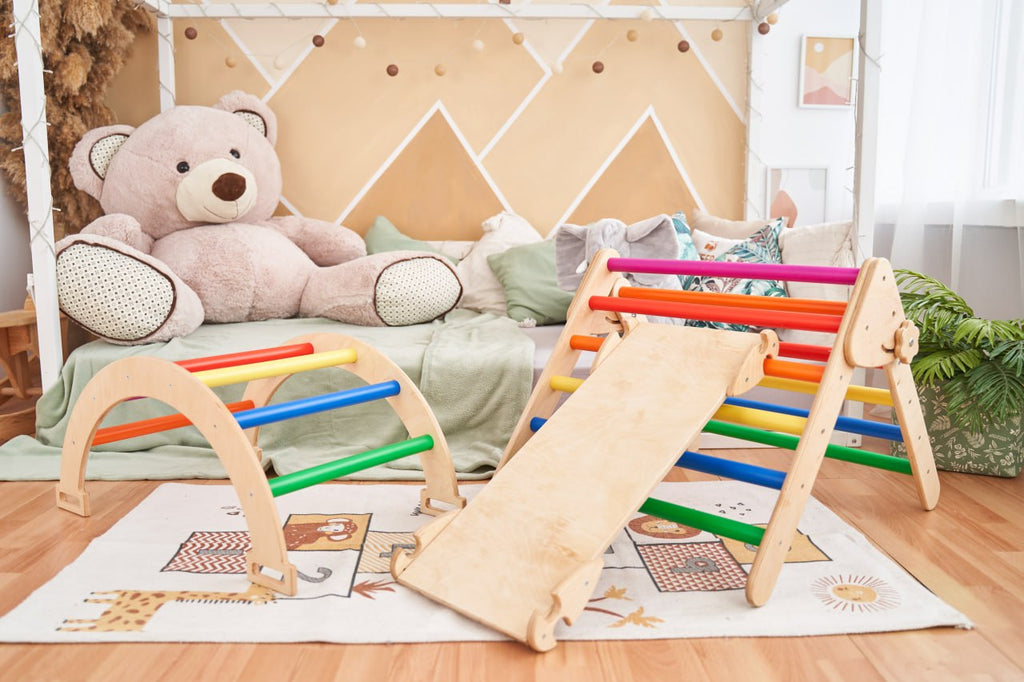 Set de joaca mic 3in1 Pikler/Montessori, triunghi de escaladare cu tobogan si arc de catarare, multicolor